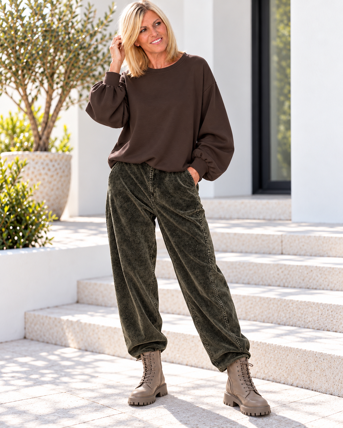 Balloon sweater with ruched sleeves - mocha