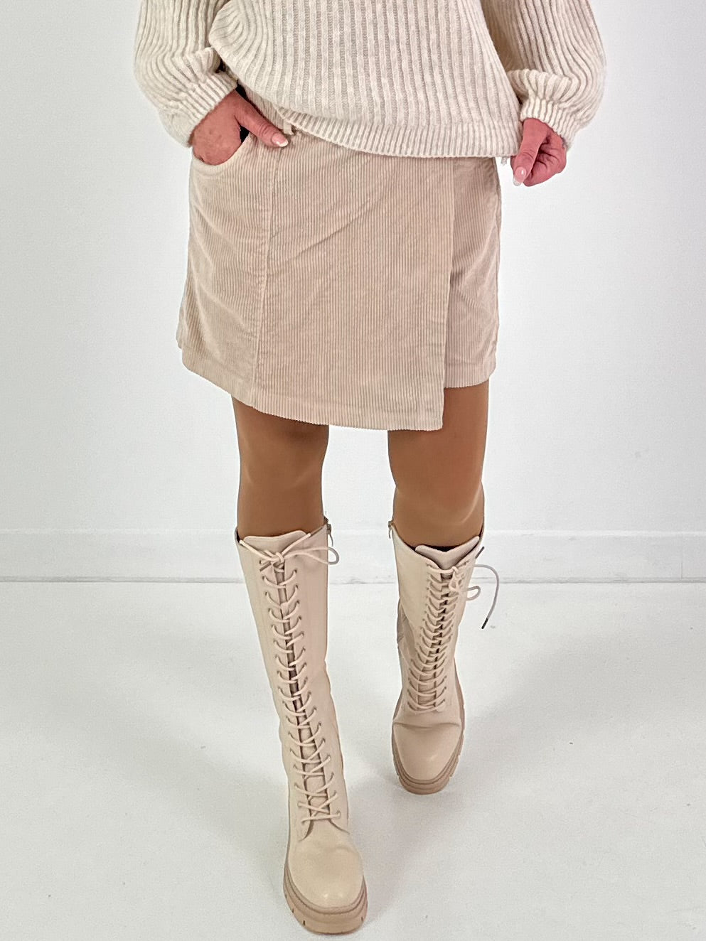 Skirt shorts model "Skorty" - beige