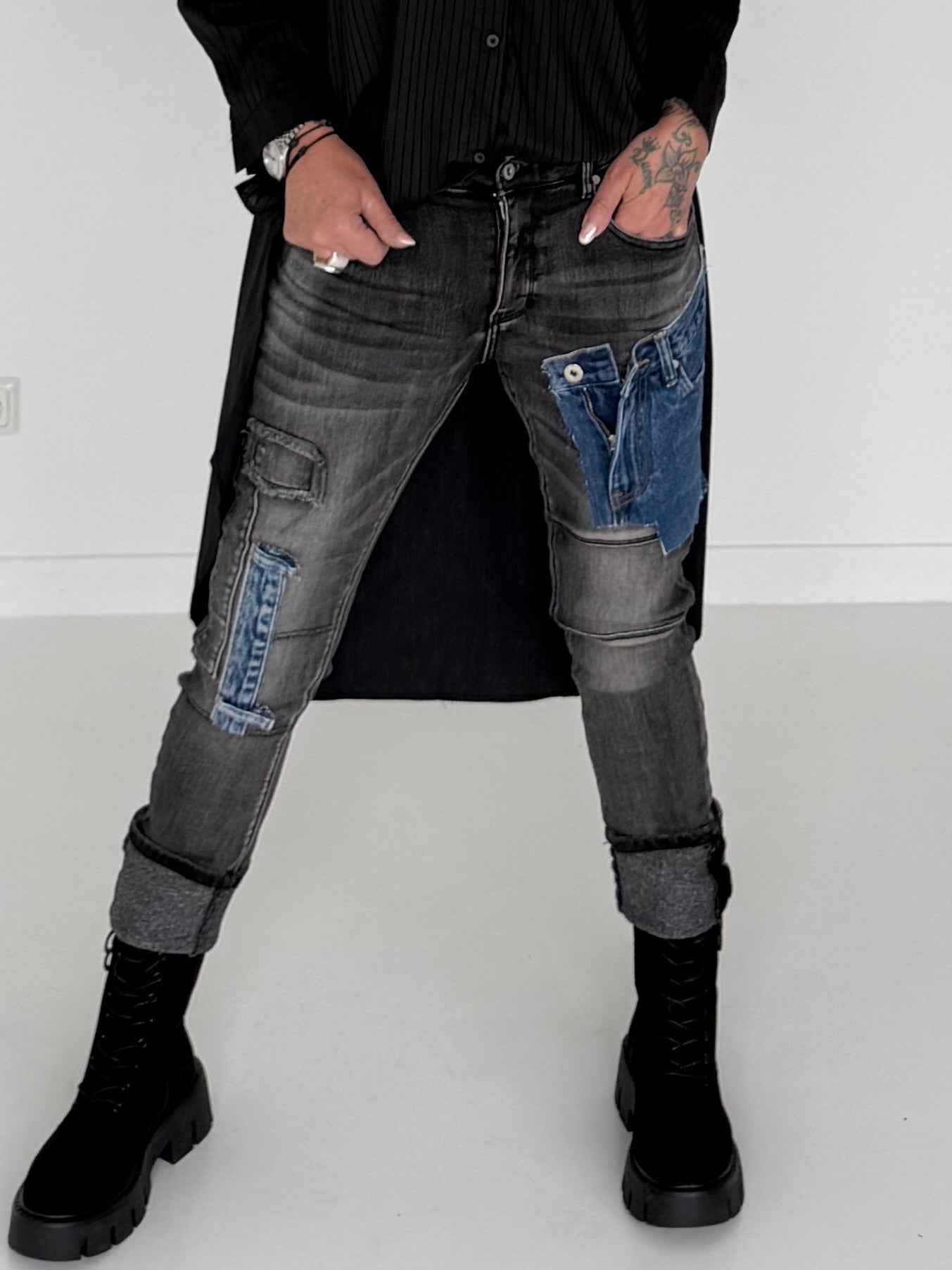 Jeans with denim details - used black