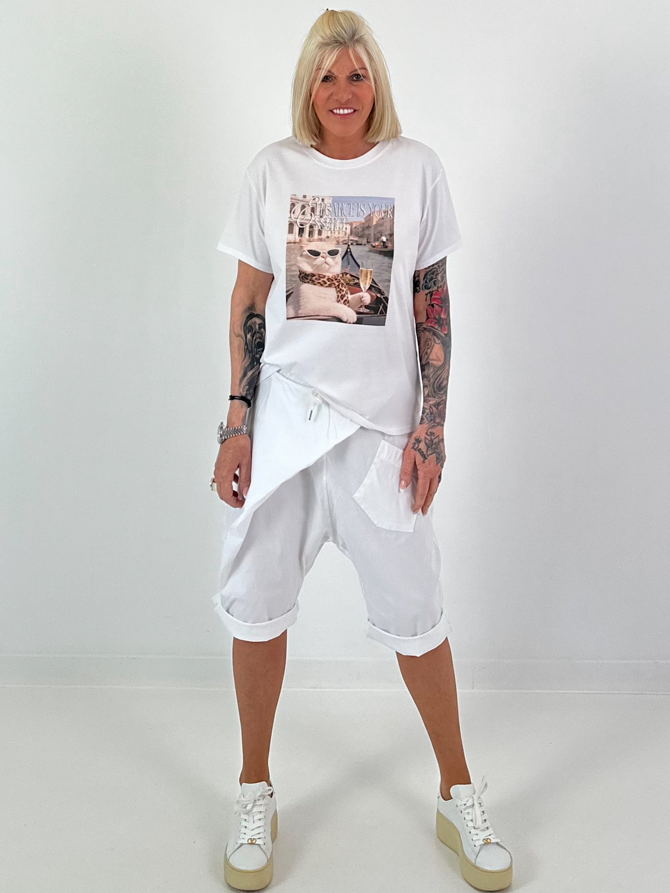 T-Shirt Elegance - white