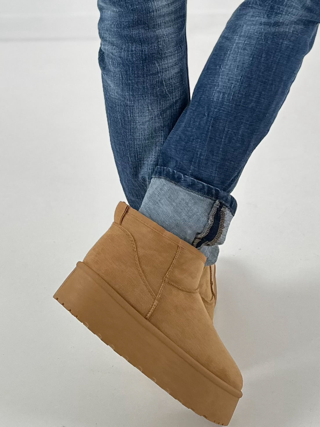 Cozy low boot model "Cloudie" - camel