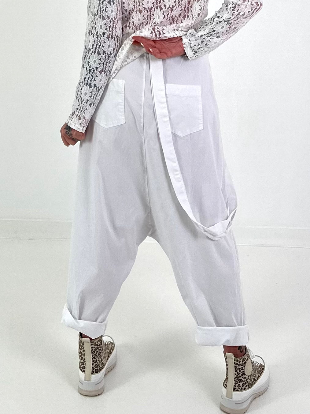 Baggy Trousers with Overlay - white