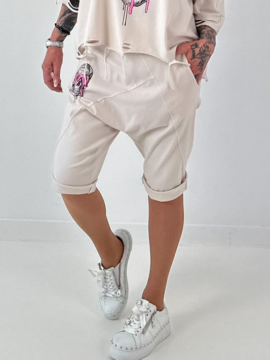 Kurze Baggy mit breiten Nähten - beige