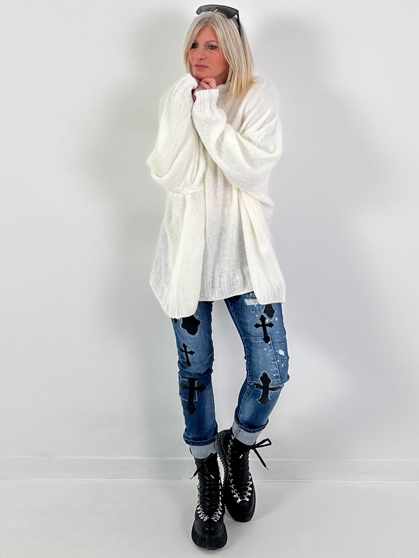 Oversized sweater model "Snuggle Arctic" - ecru