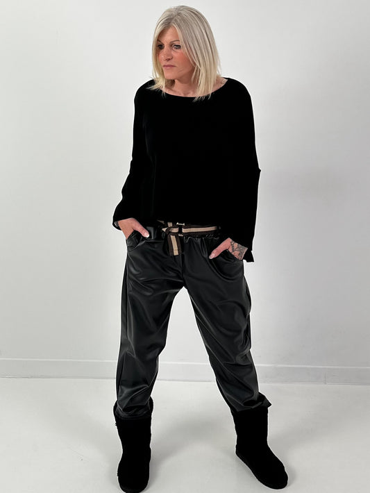 Oversized Basic Shirt Modell "Noa" - schwarz