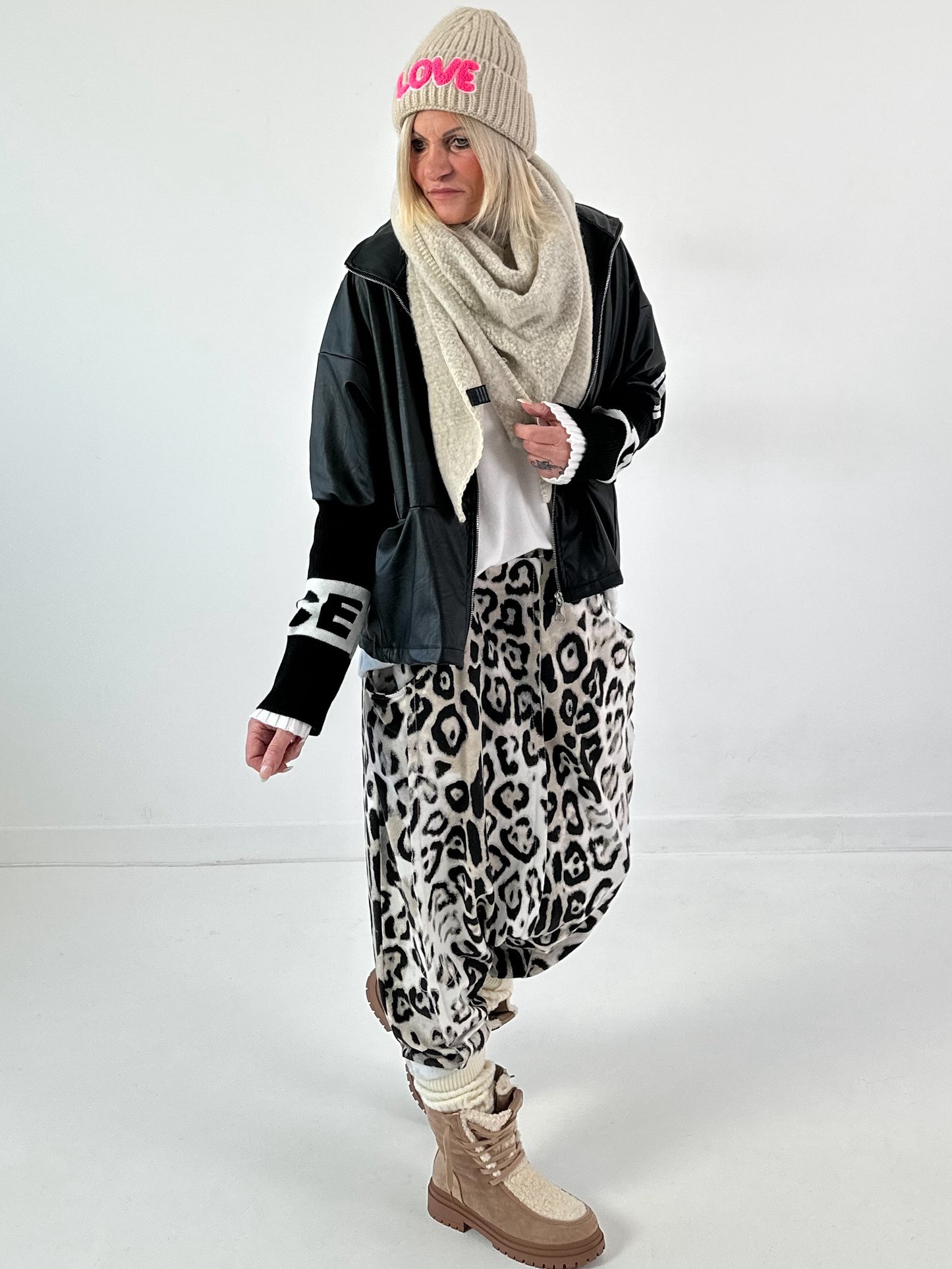Harem pants model "Deep&amp;Wild" - ecru-multicoloured