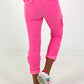 Broek met gehaakte bloemen - neonroze