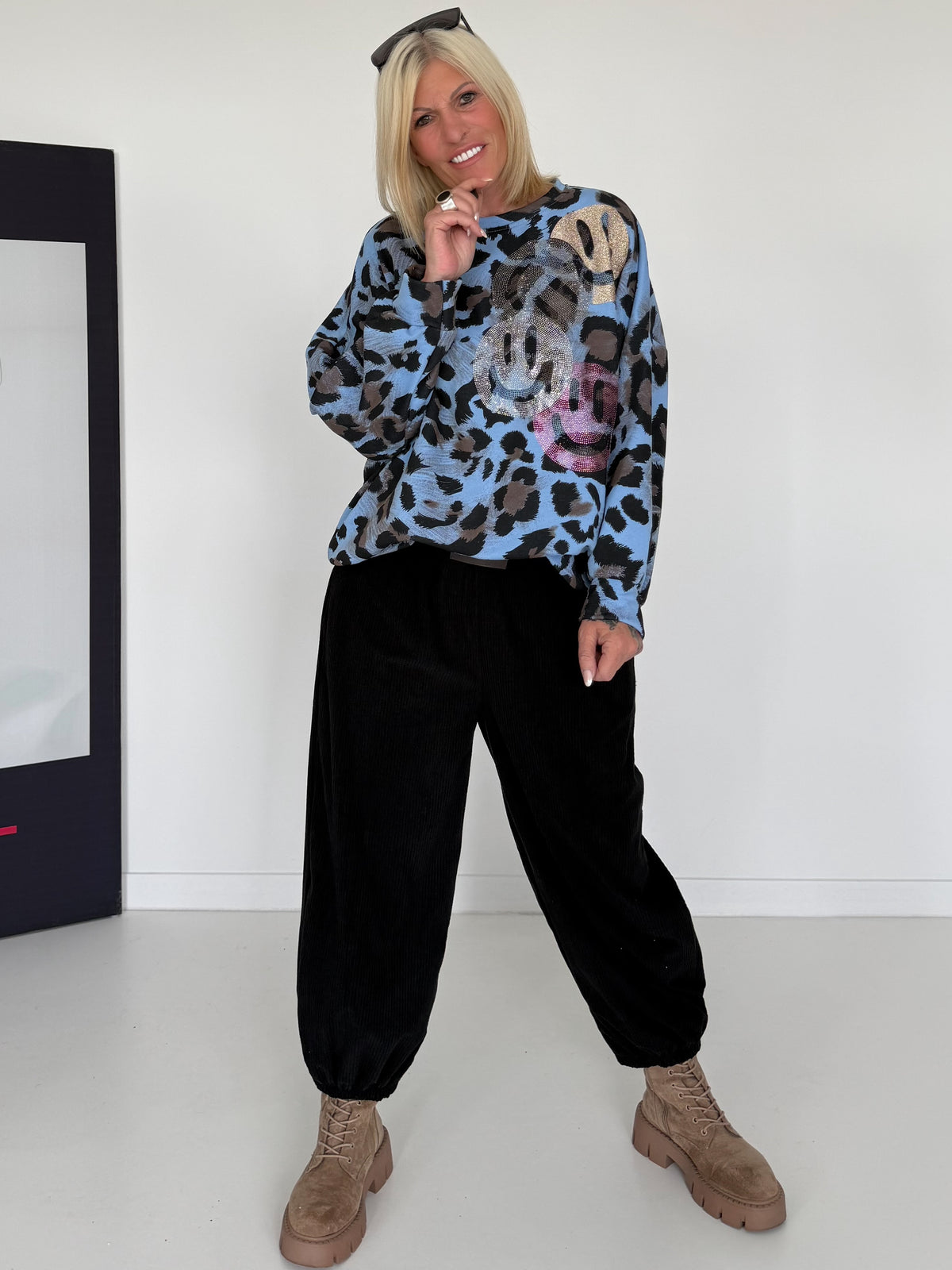 Sweater in all-over leopard print with rhinestone and glitter smileys - light blue-multicolored