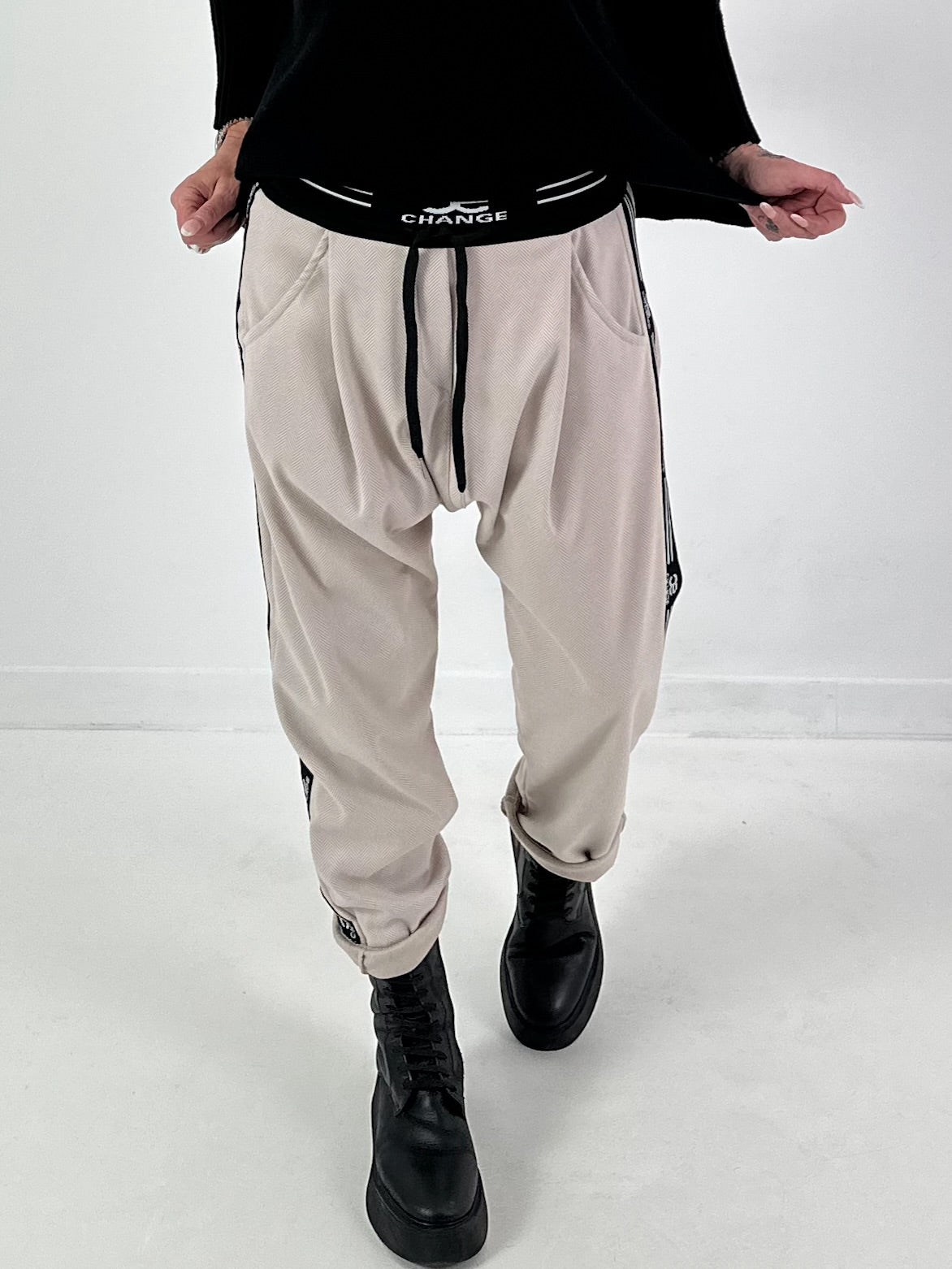 Baggy broek model "Change Flow" - beige