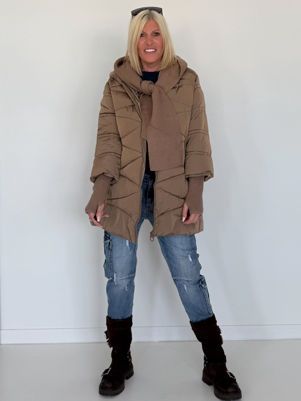 Winterjacke 2 Looks mit Stulpenärmeln und abnehmbarem Strickeinsatz - taupe