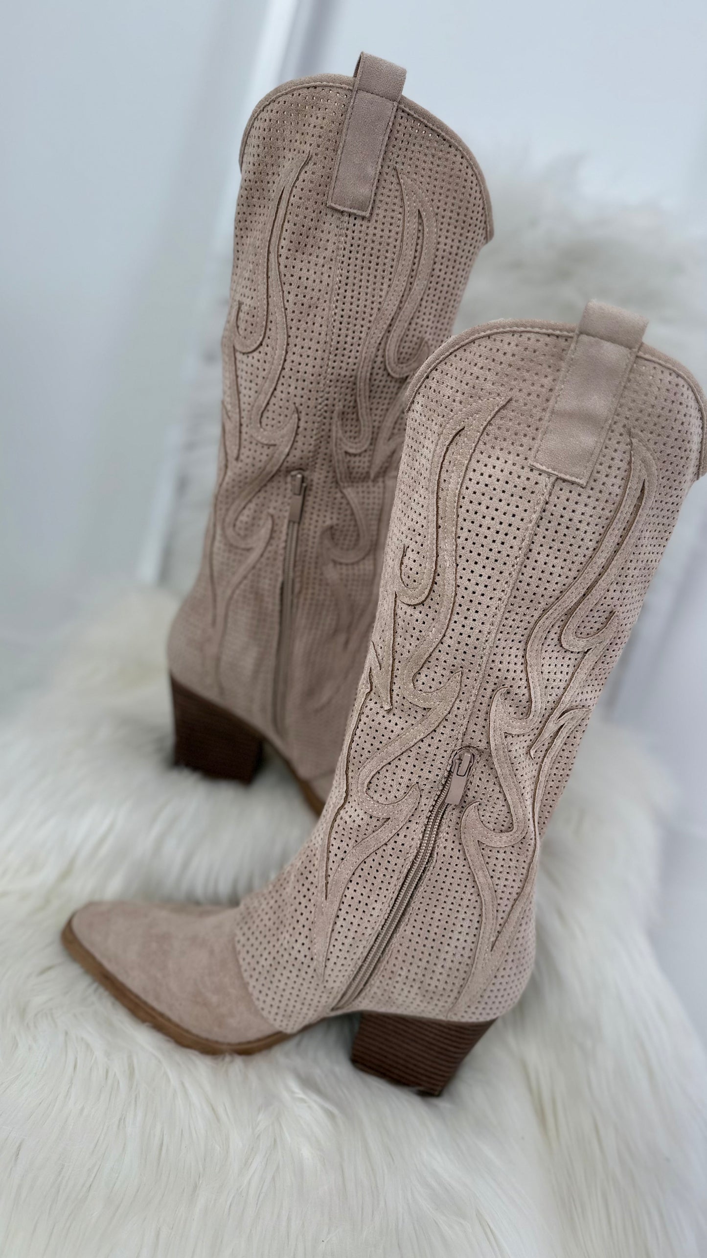 Cowboy Boots - Beige
