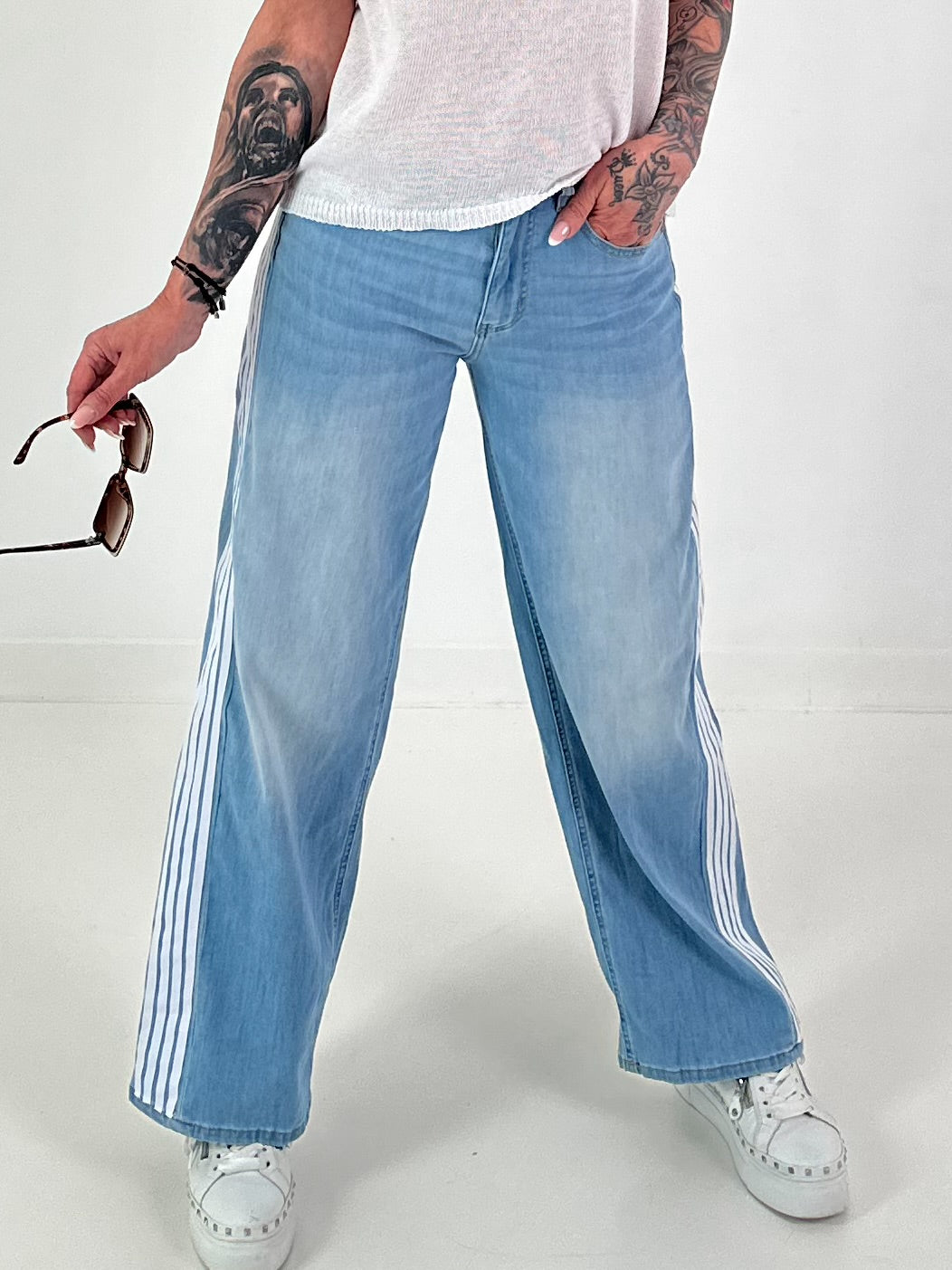 Jeans mit Streifen - denim