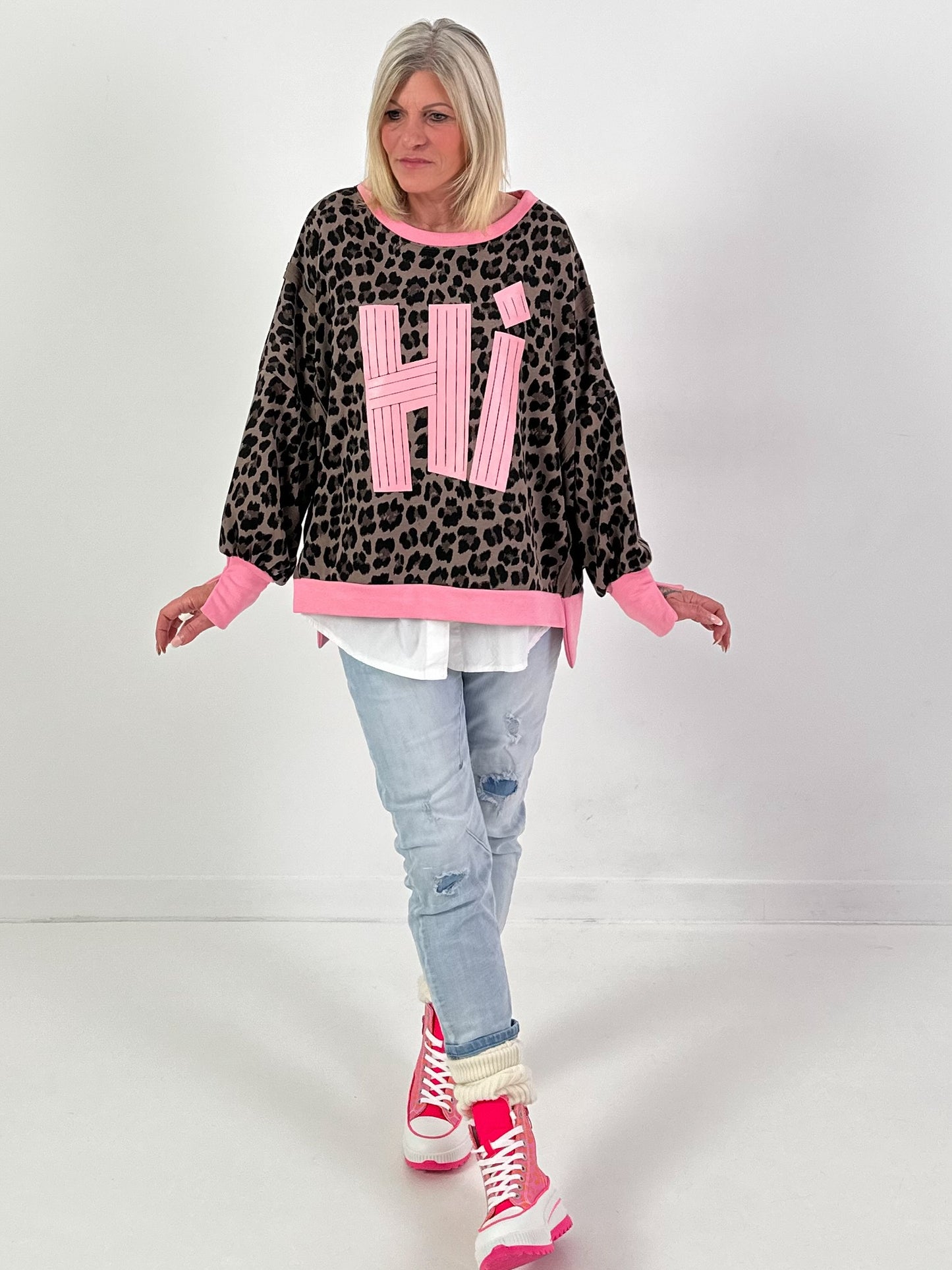 Sweater model "Hi" - leo-pink