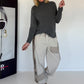 Hose mit City-Statement-Print - beige