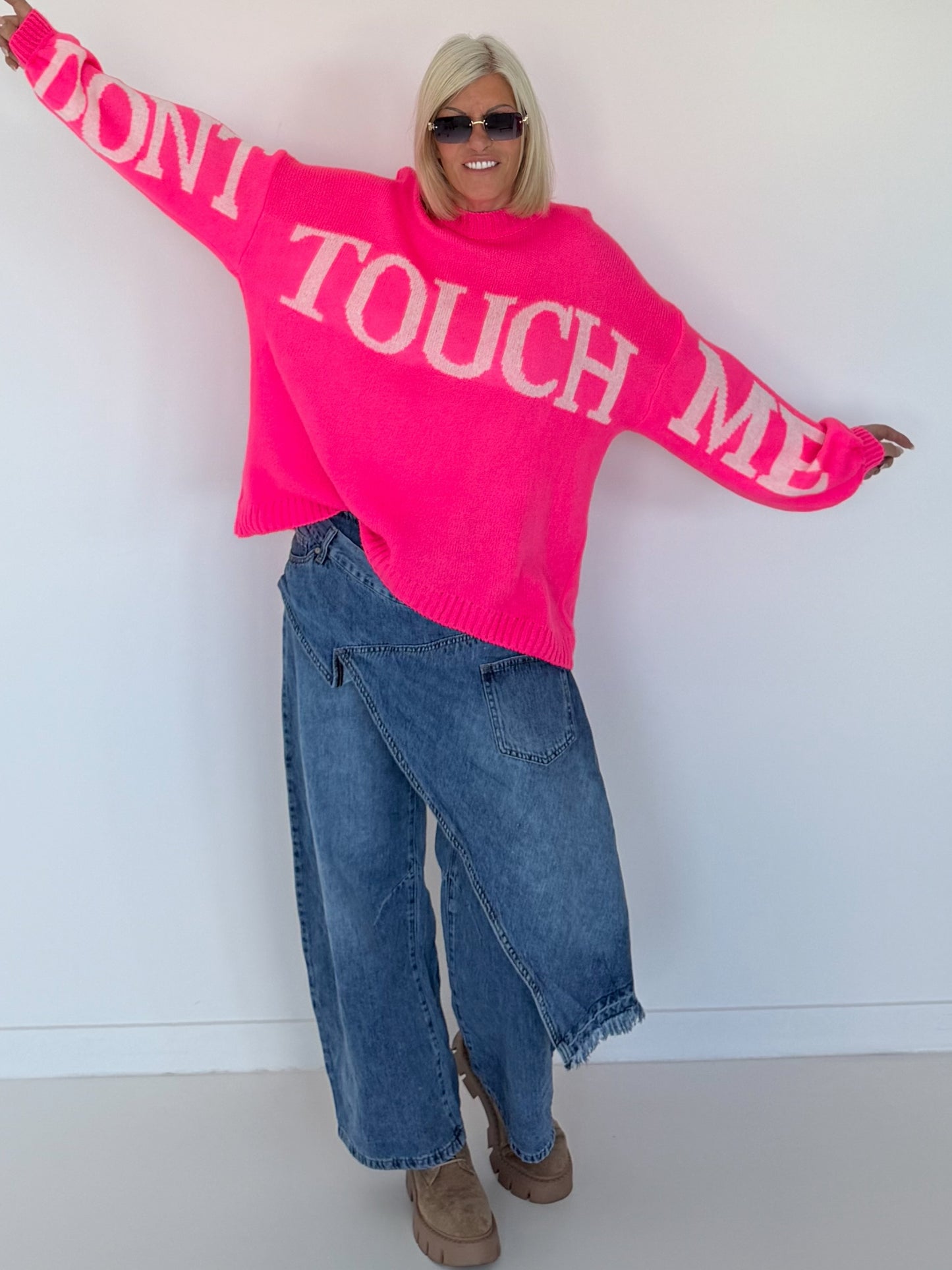 Oversized Strickpullover Dont Touch Me - neonpink-weiss