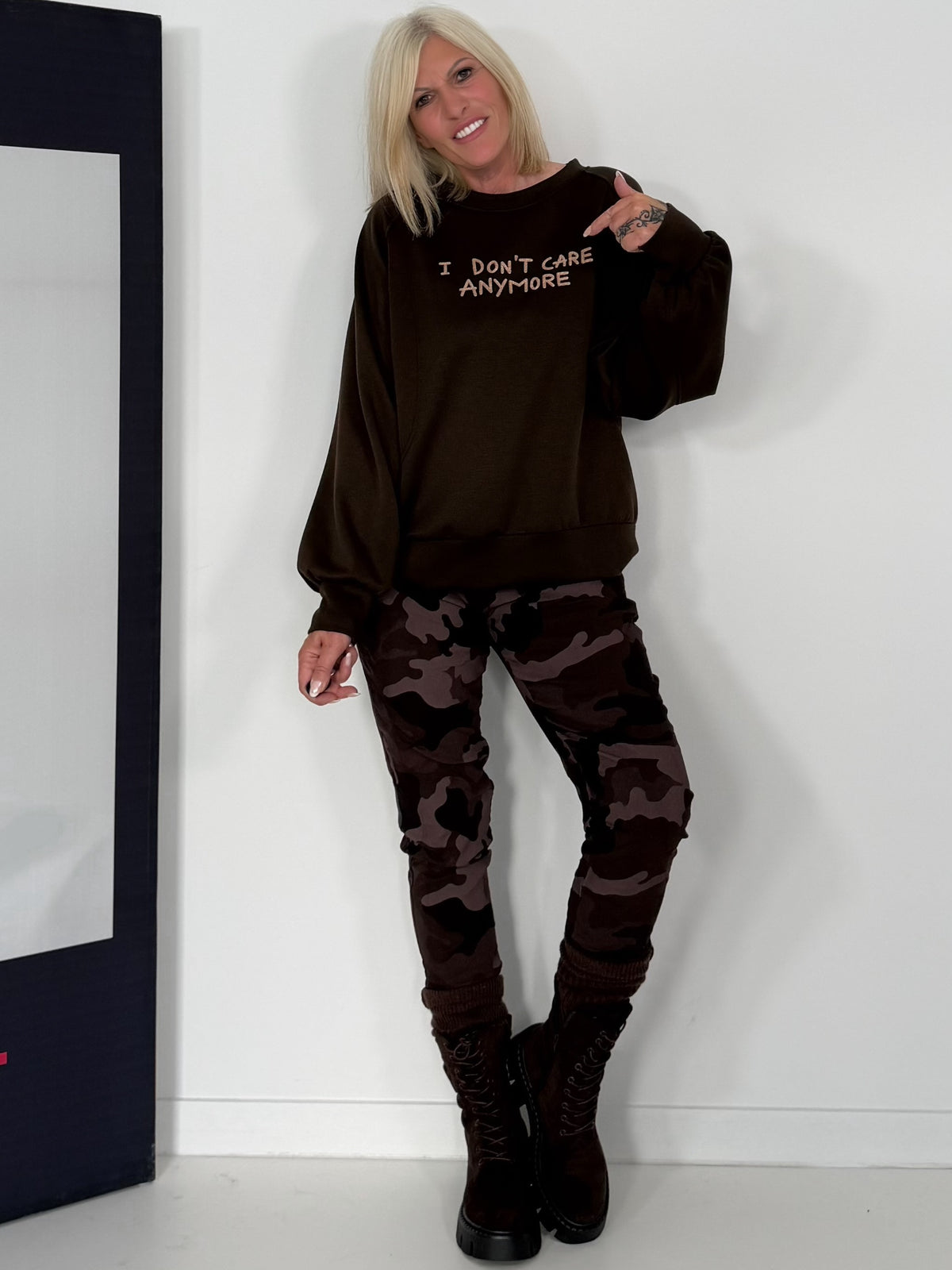 Hose mit elastischem Bund im Camouflage-Look - mokka-mehrfarbig