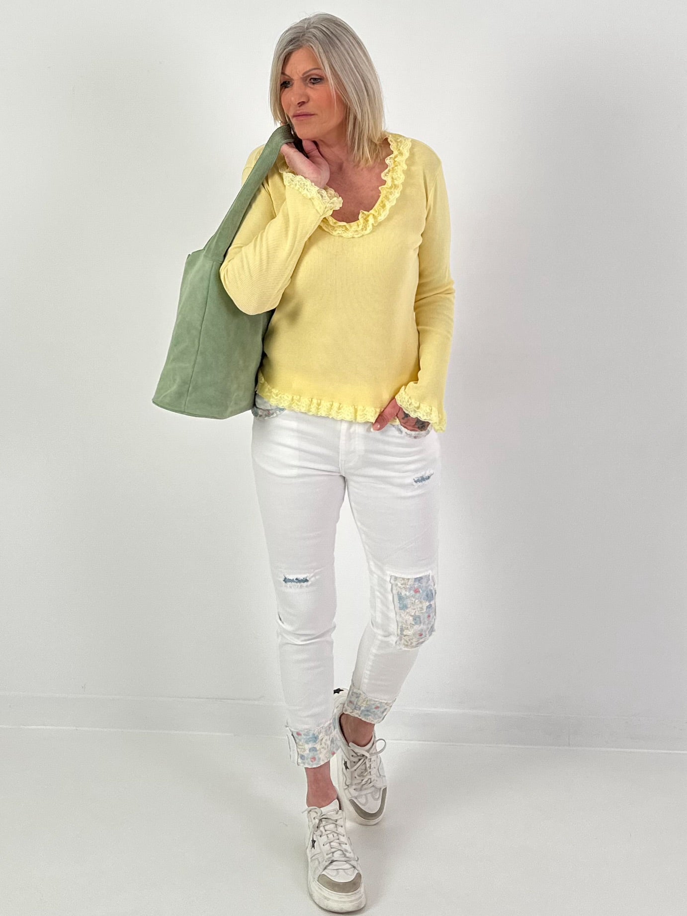 Shirt mit Spitzenrüsche - gelb