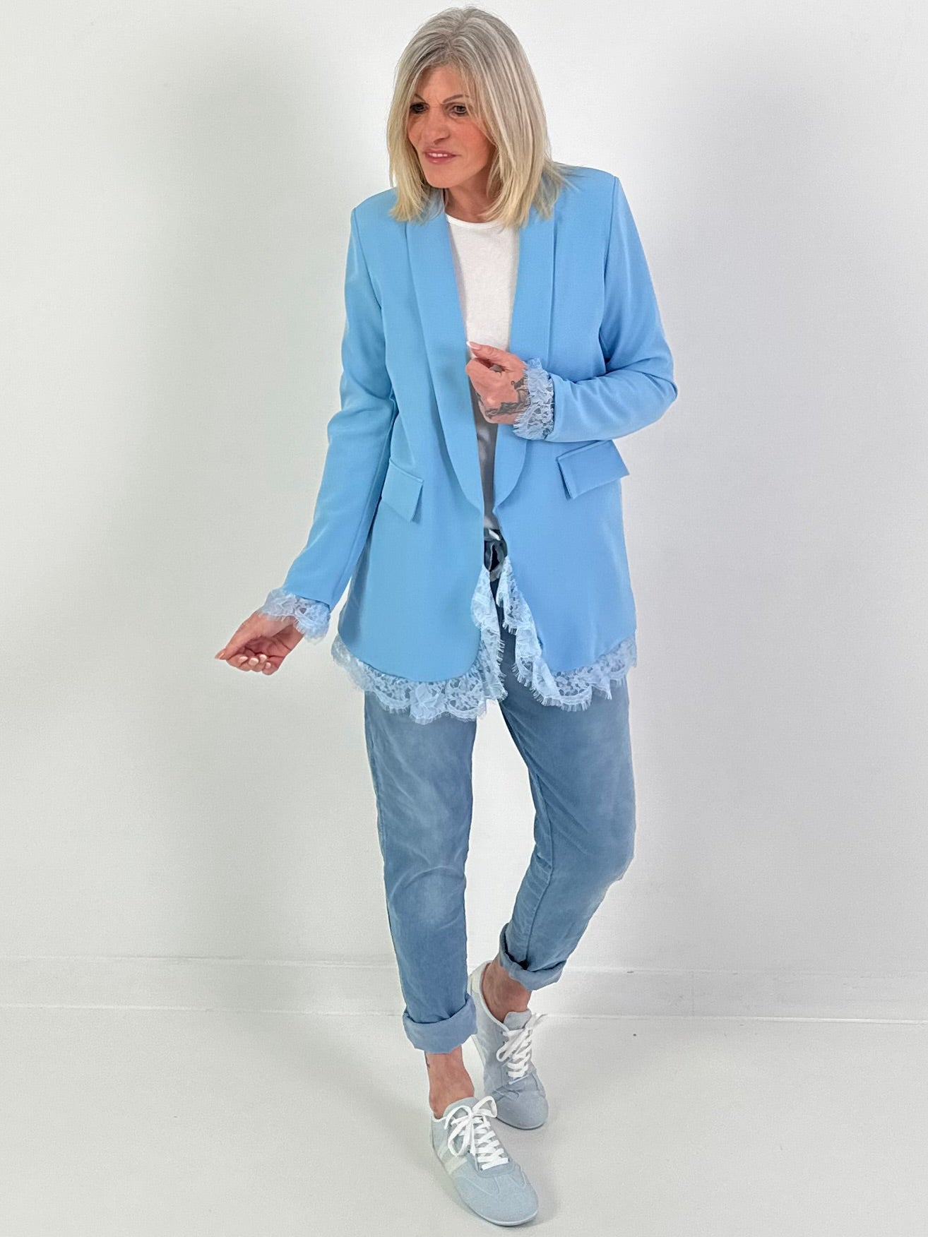 Blazer met kanten details - lichtblauw