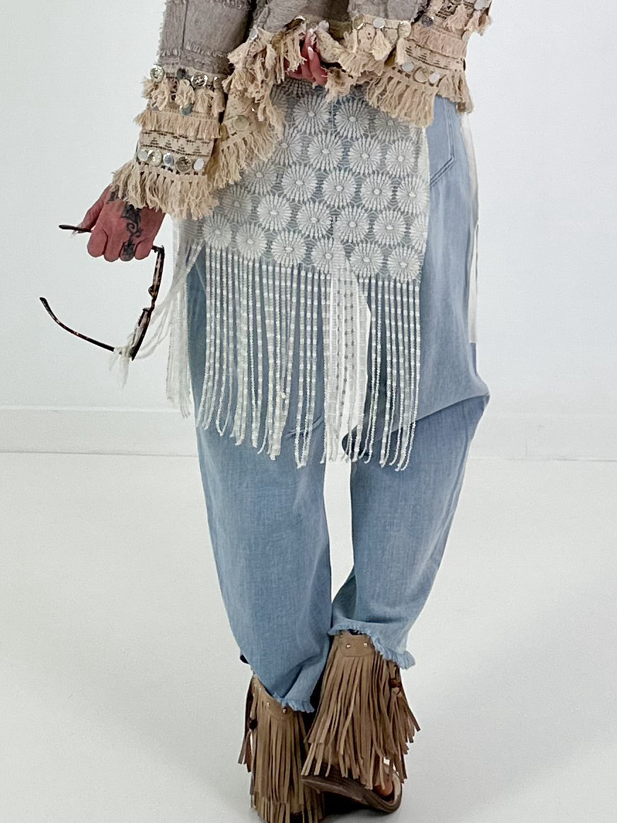 Jeans mit Häkeltuch - denim