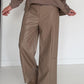 Vegane Lederhose mit weitem Bein - taupe
