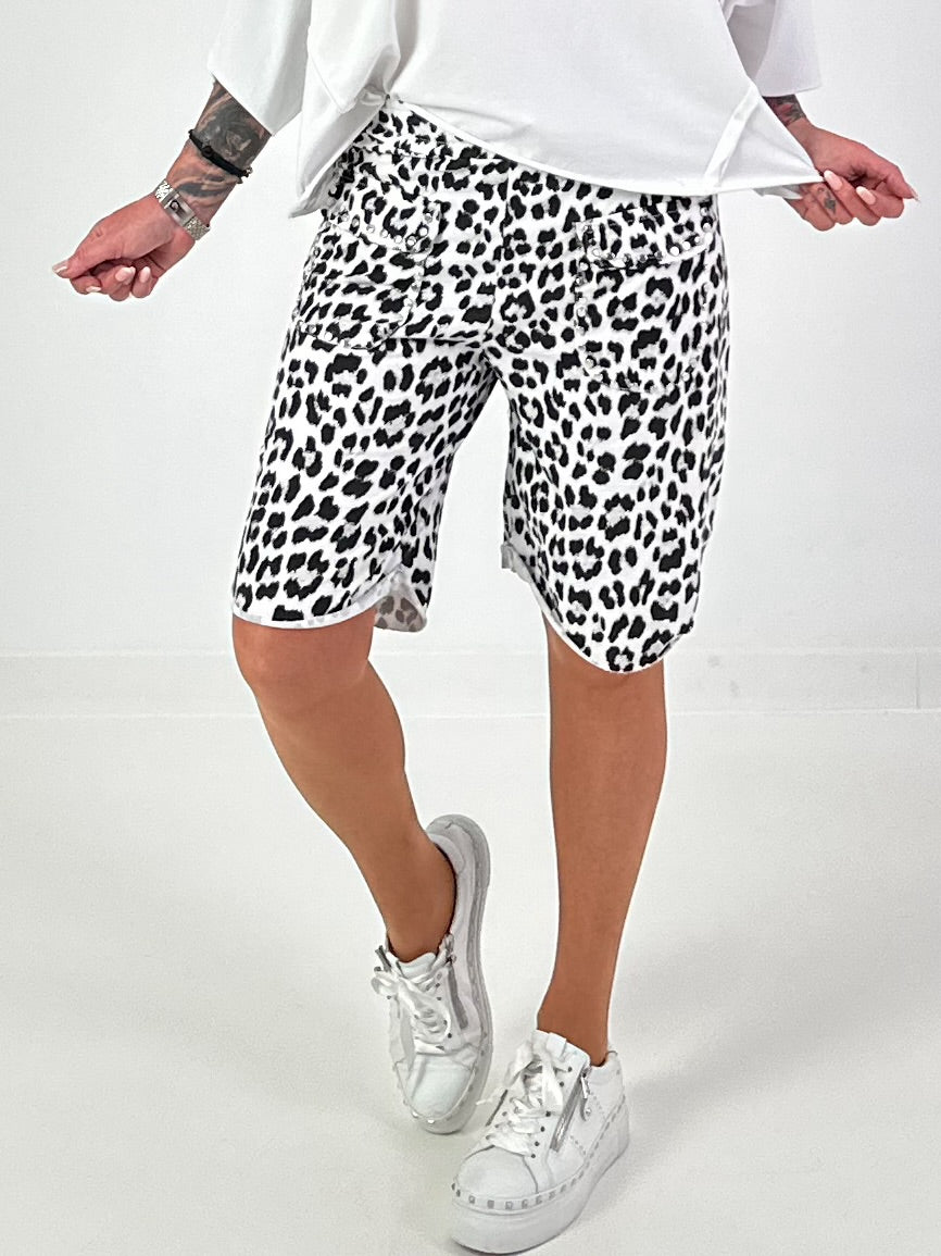 Sweat Short Leo mit Nieten - schwarz-weiss