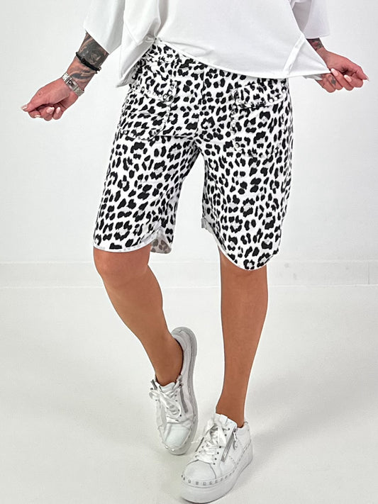 Sweat Shorts Leo with Studs - Black and White