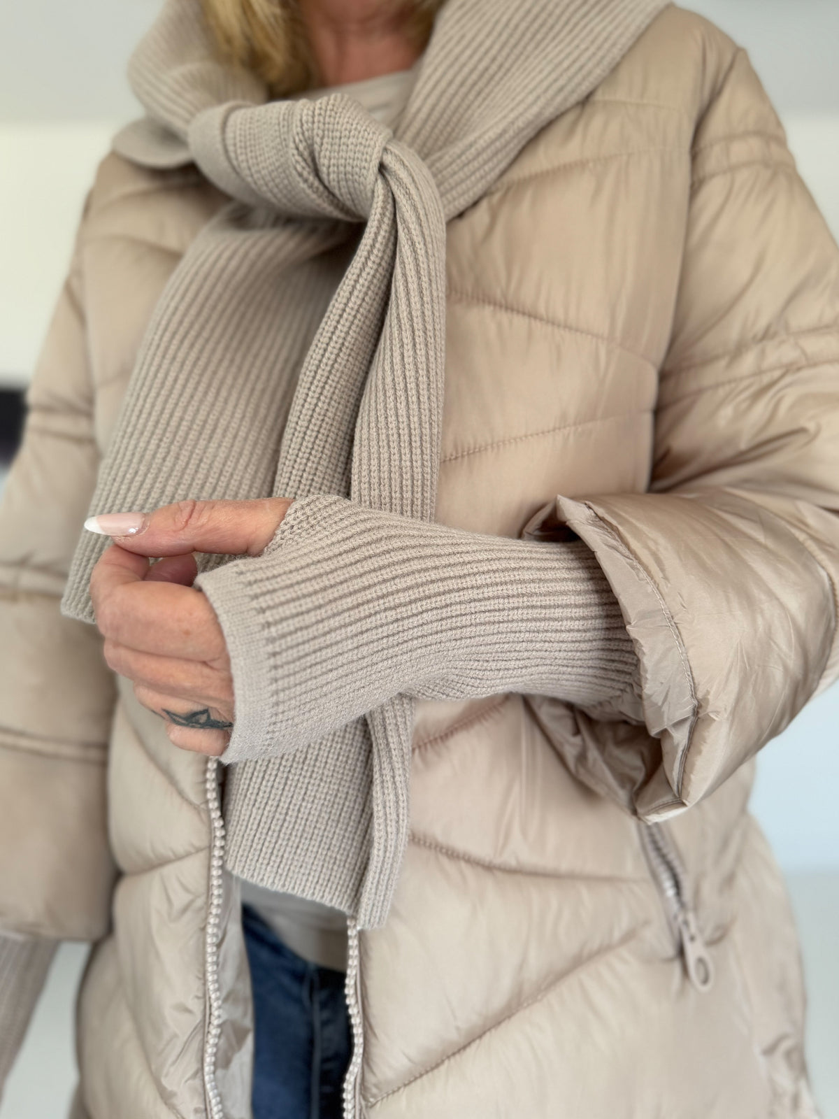 Winterjacke 2 Looks mit Stulpenärmeln und abnehmbarem Strickeinsatz - beige