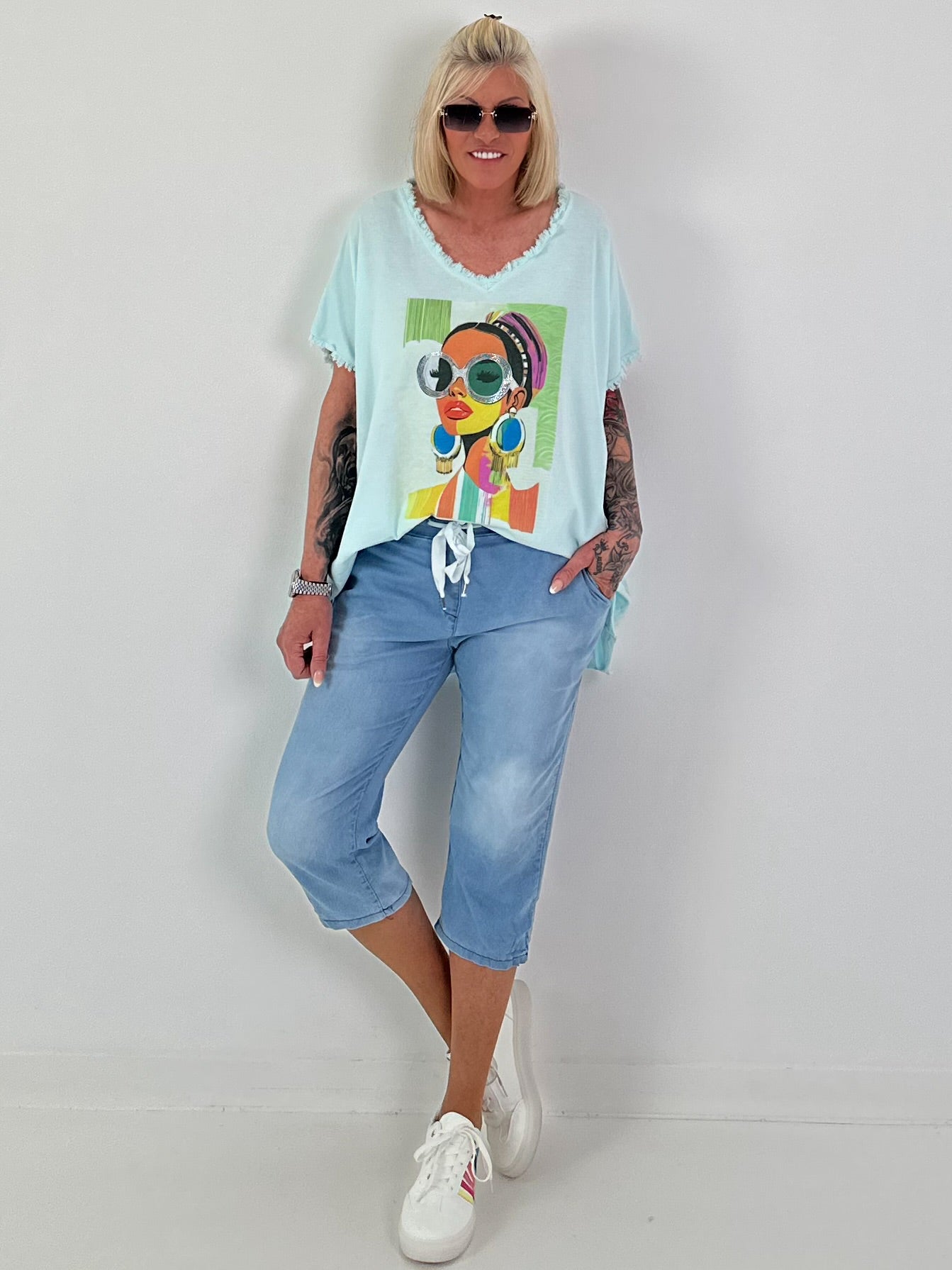 Short jeans with statement waistband - light blue