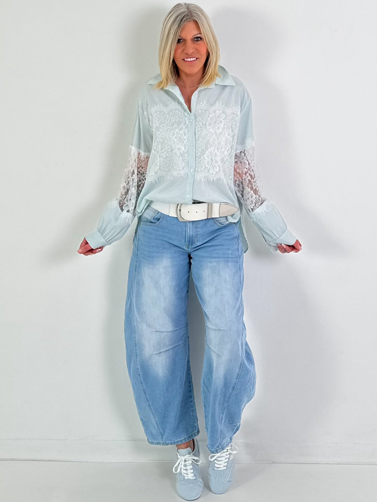 Blouse with lace inserts - mint