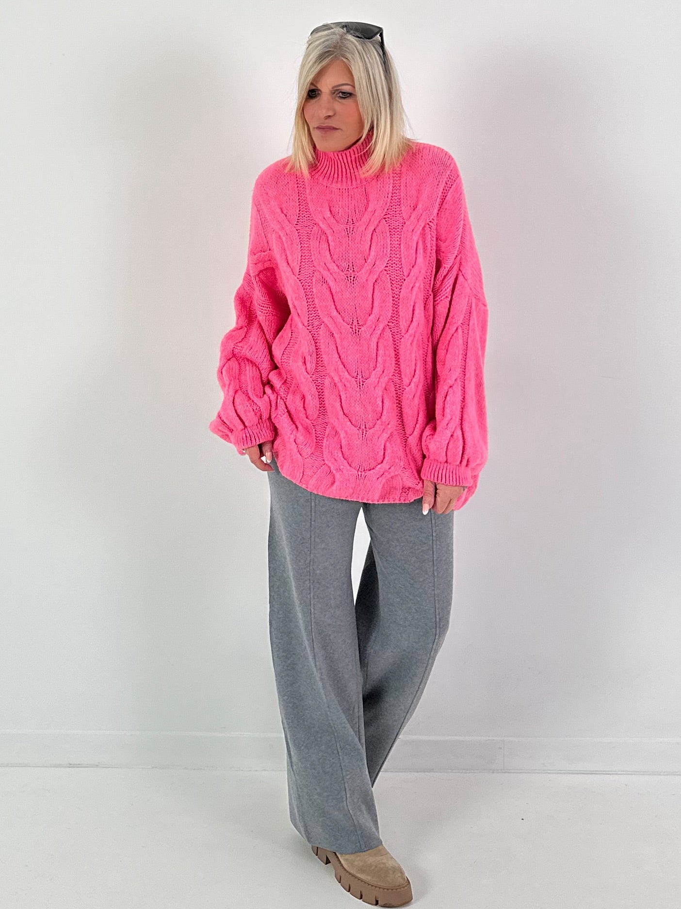 Lässiger Pullover mit Zopfmuster Modell "Pure Cable" - candy