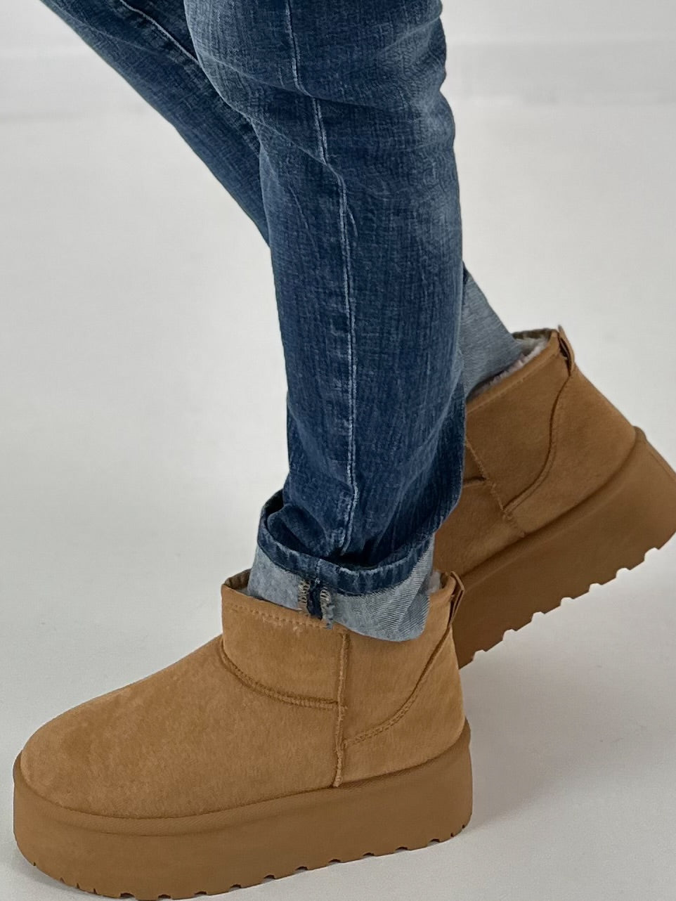 Cozy low boot model "Cloudie" - camel