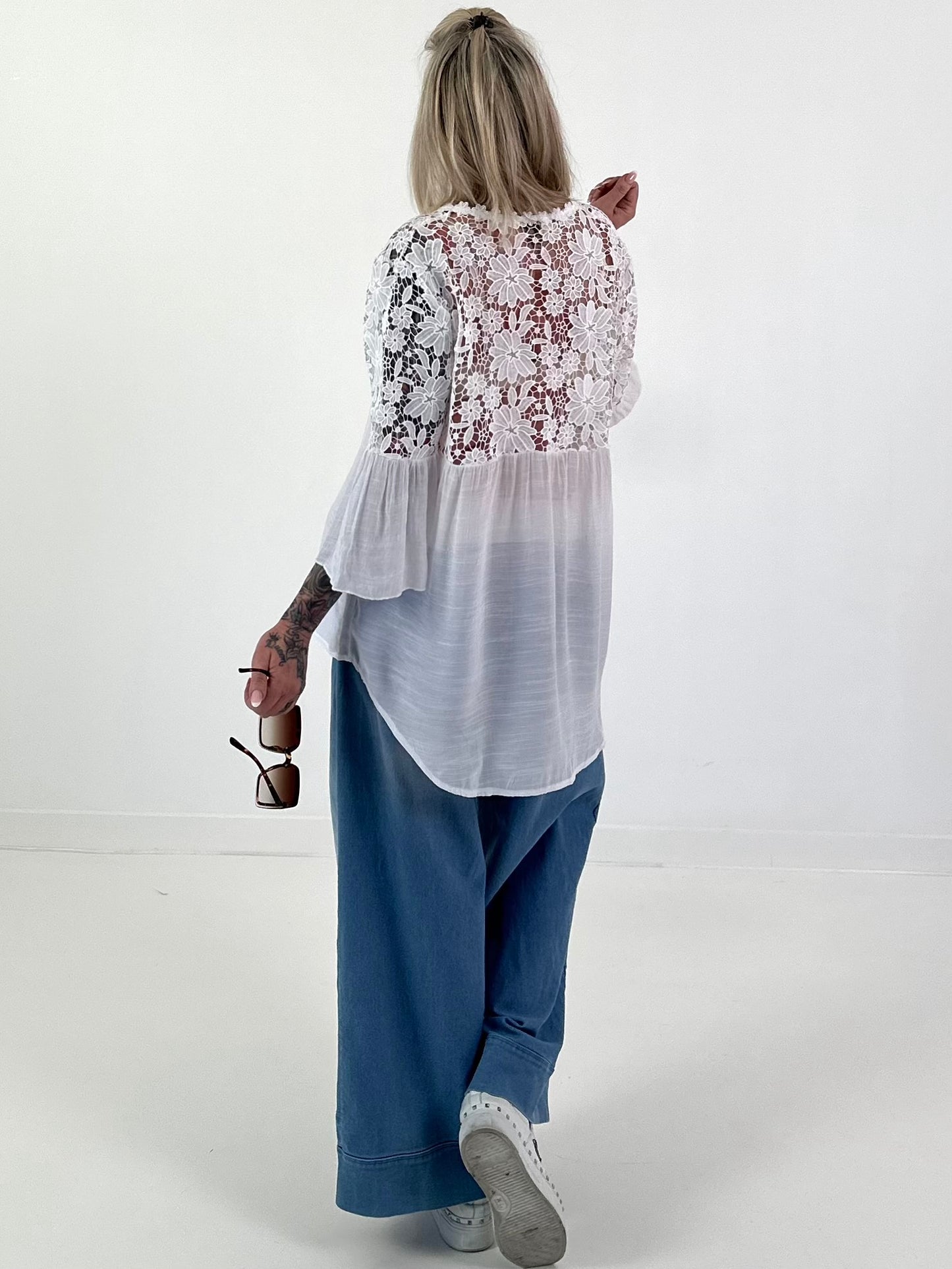 Blouse with floral crochet inserts - white