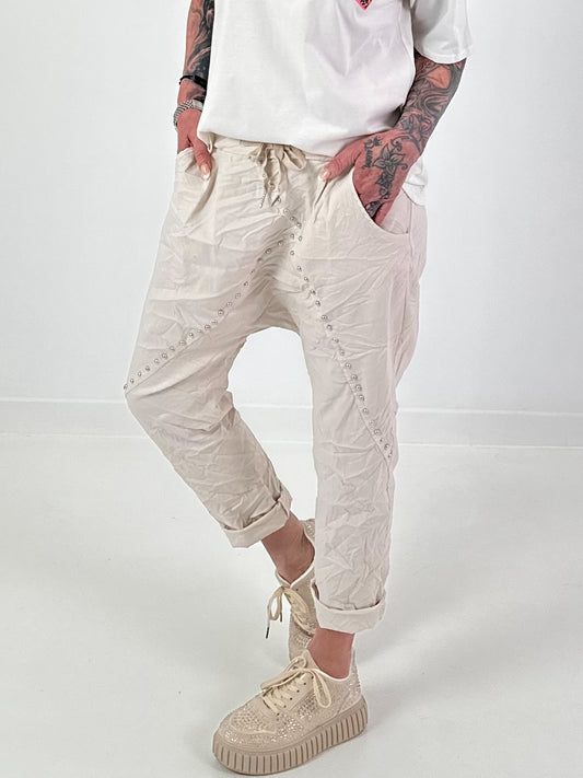 Baggy mit Nieten-Details - beige