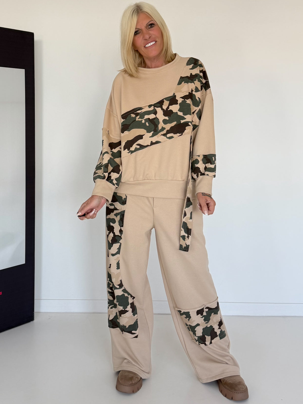 Zweiteiler mit Camouflage-Muster- beige-mehrfarbig