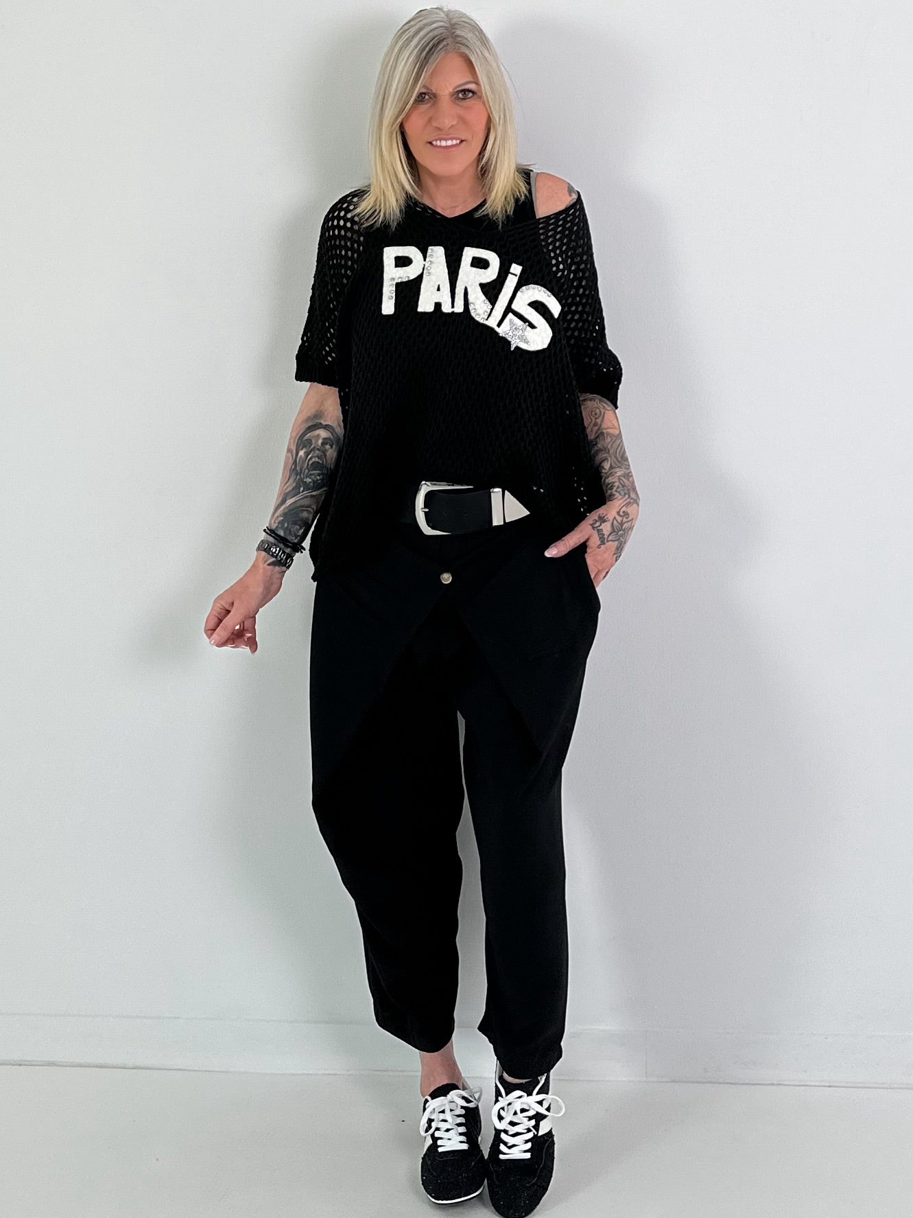 Häkelshirt mit Print - schwarz