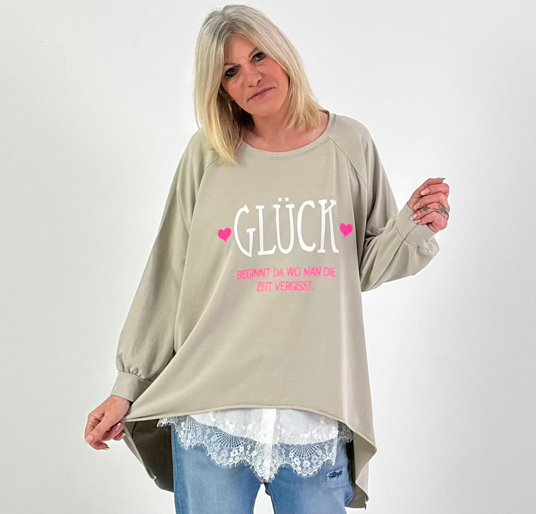 Oversized stonewashed Sweatshirt Modell "Glück..." - beige