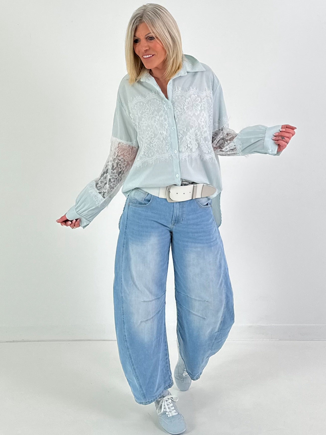 Blouse with lace inserts - mint