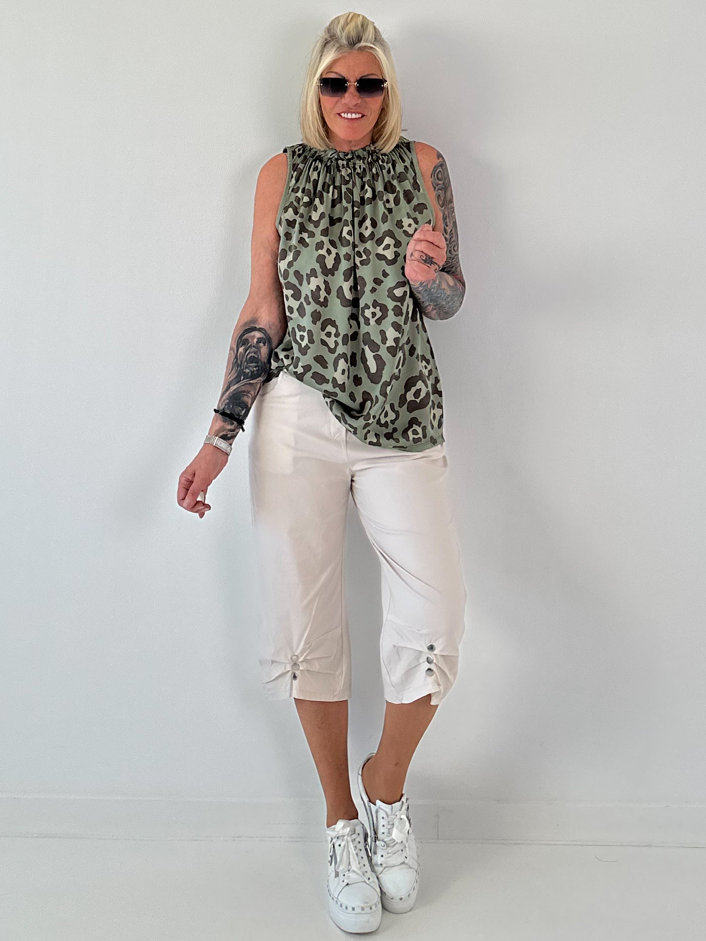 Striped top with ruffled collar - taupe-dark brown