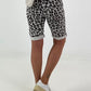 Kurze Hose im Leo Look- beige