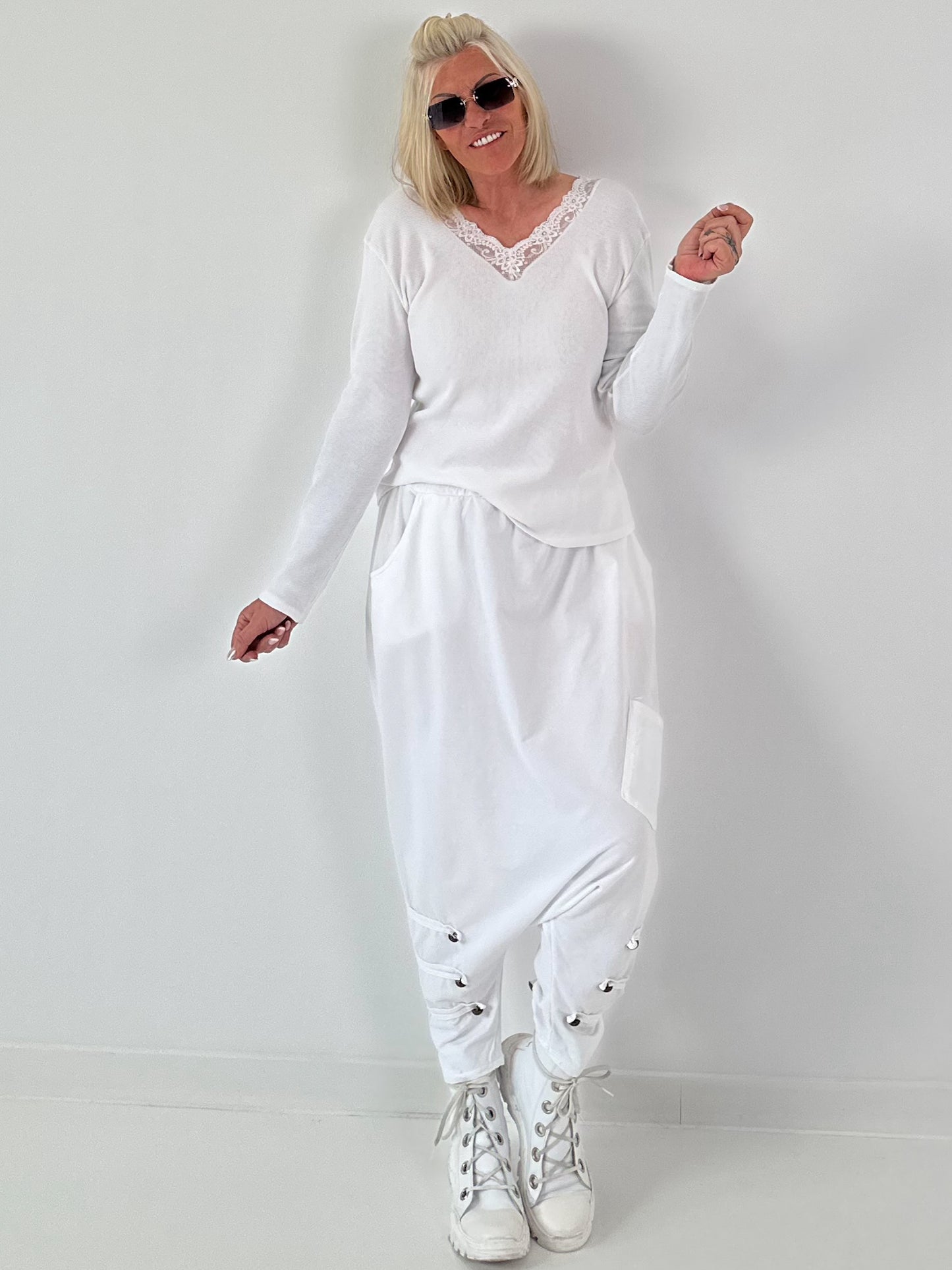 Haremhose mit Knopfdetails - weiss