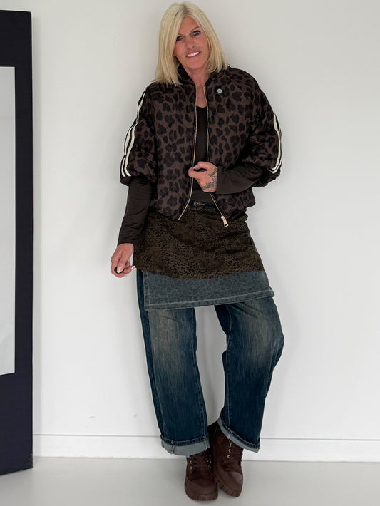 Leopard print waistcoat with stripes - leo-mocha