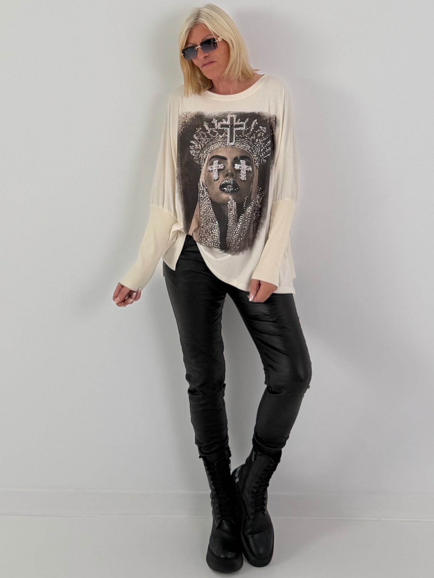 Sweater mit Stulpenärmeln und Strassmotiv Queen - beige