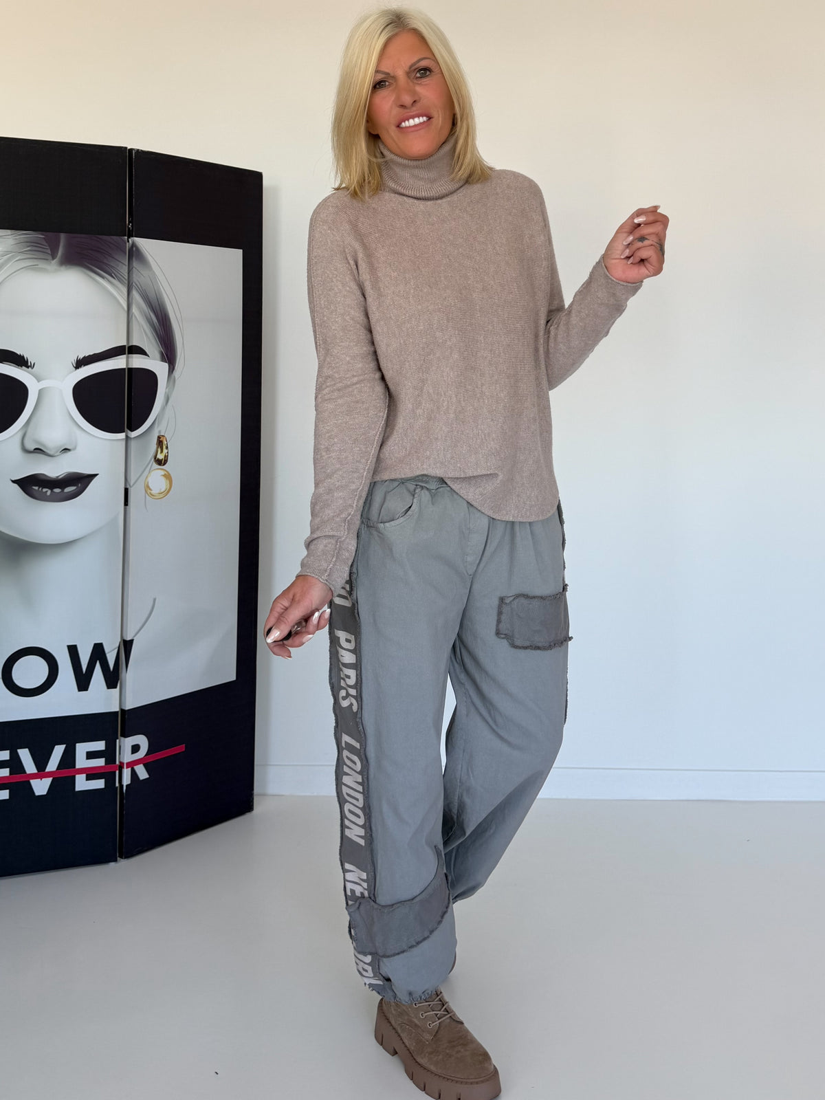 Basic Rollkragenpullover - taupe