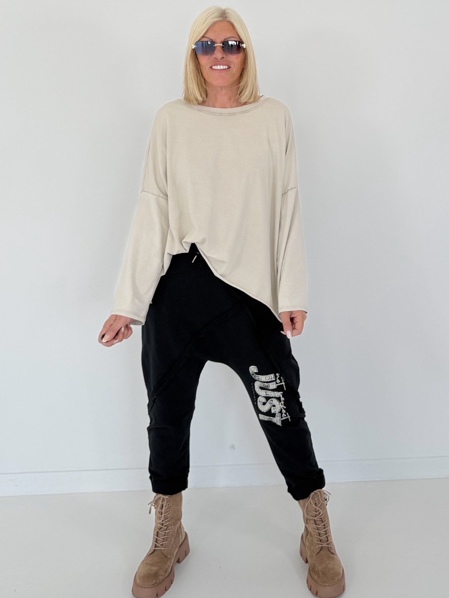 Sweat Baggy mit Strassapplikation - schwarz