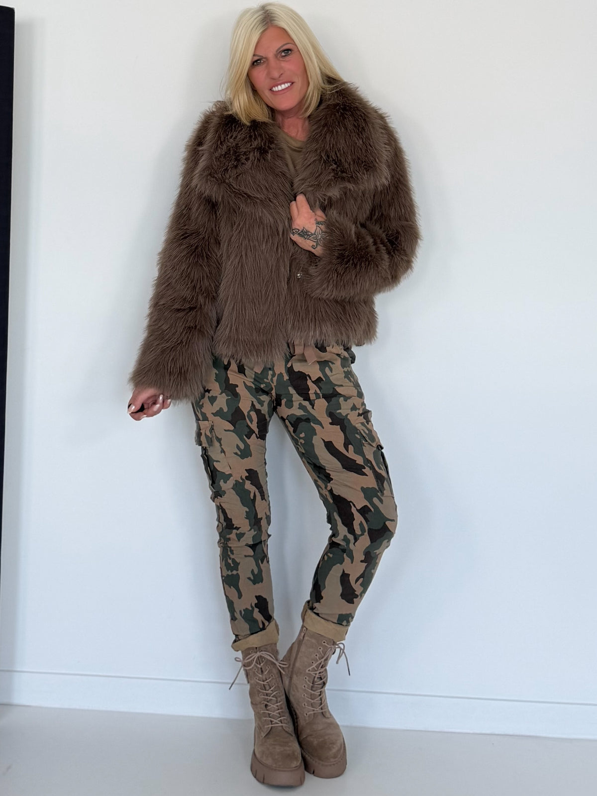 Faux fur jacket - taupe