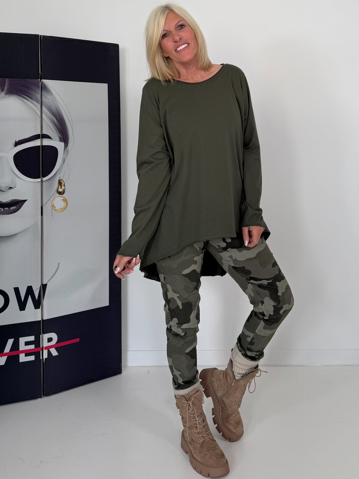 Basic Shirt mit Rundhalsausschnitt - oliv