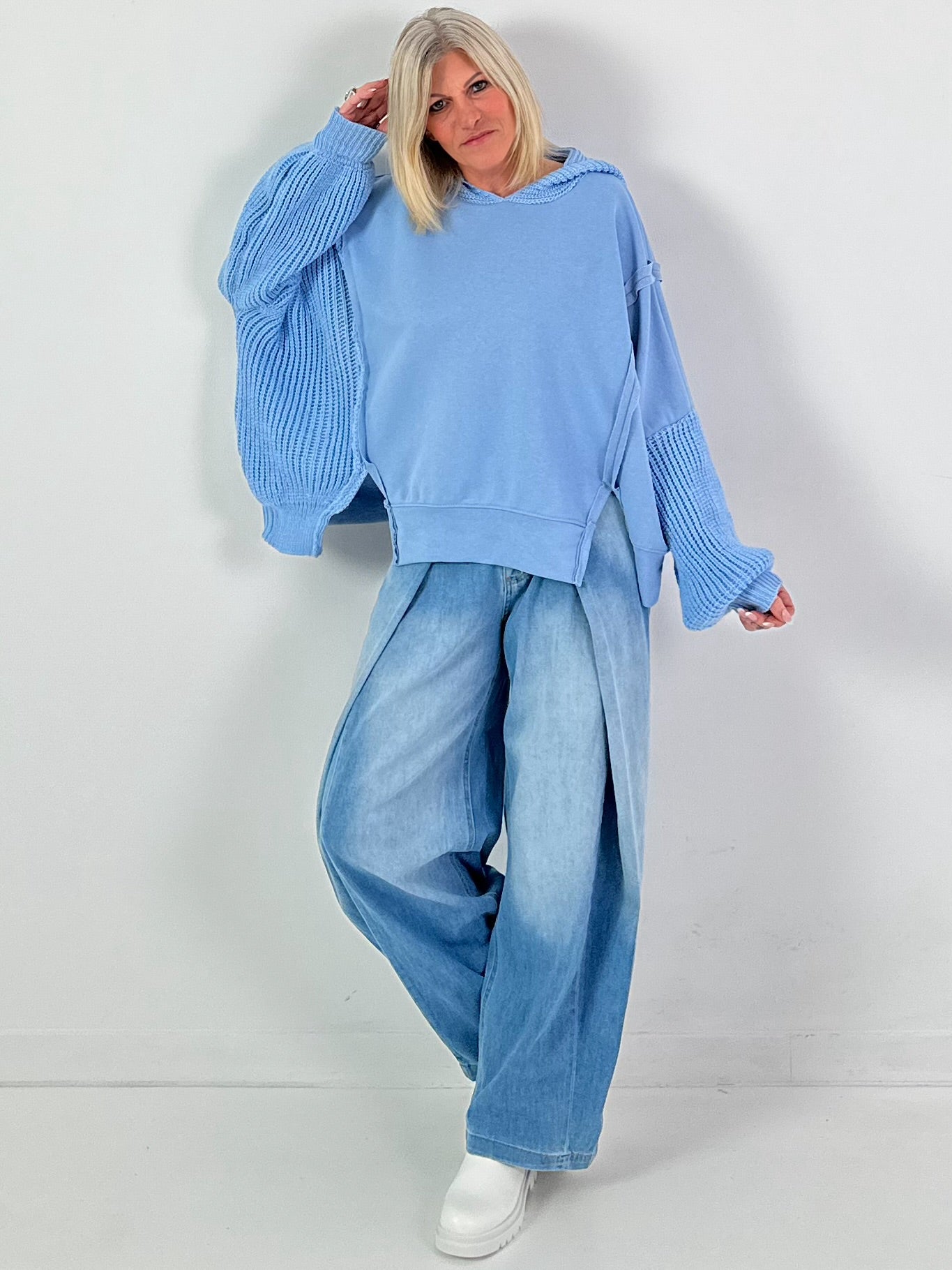 Materiaalmix hoodie model "Knit Fusion" - blauw