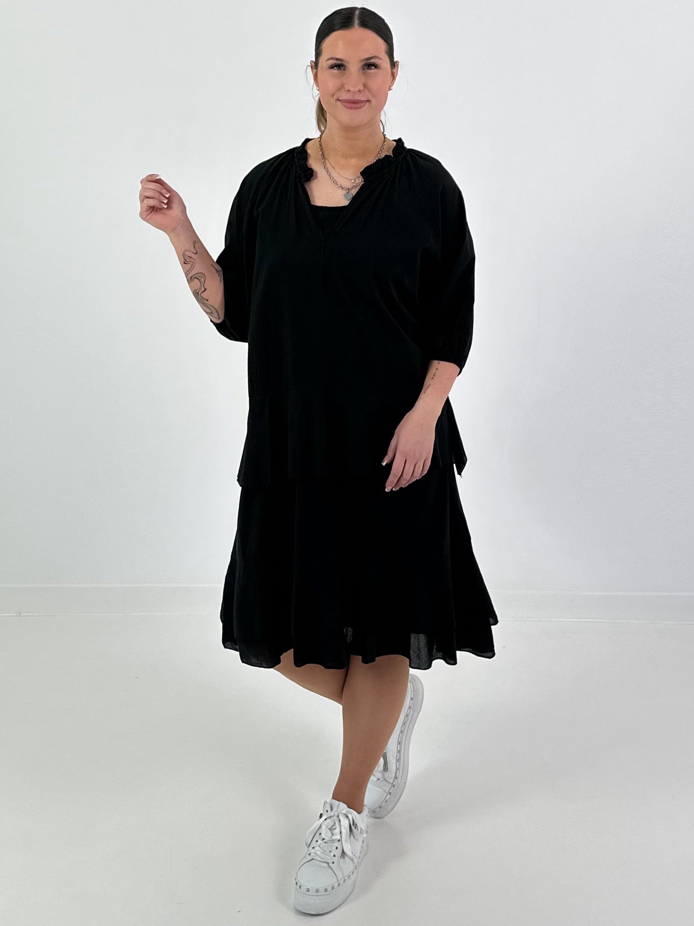 Kleid mit Unterziehtop und Volants - schwarz