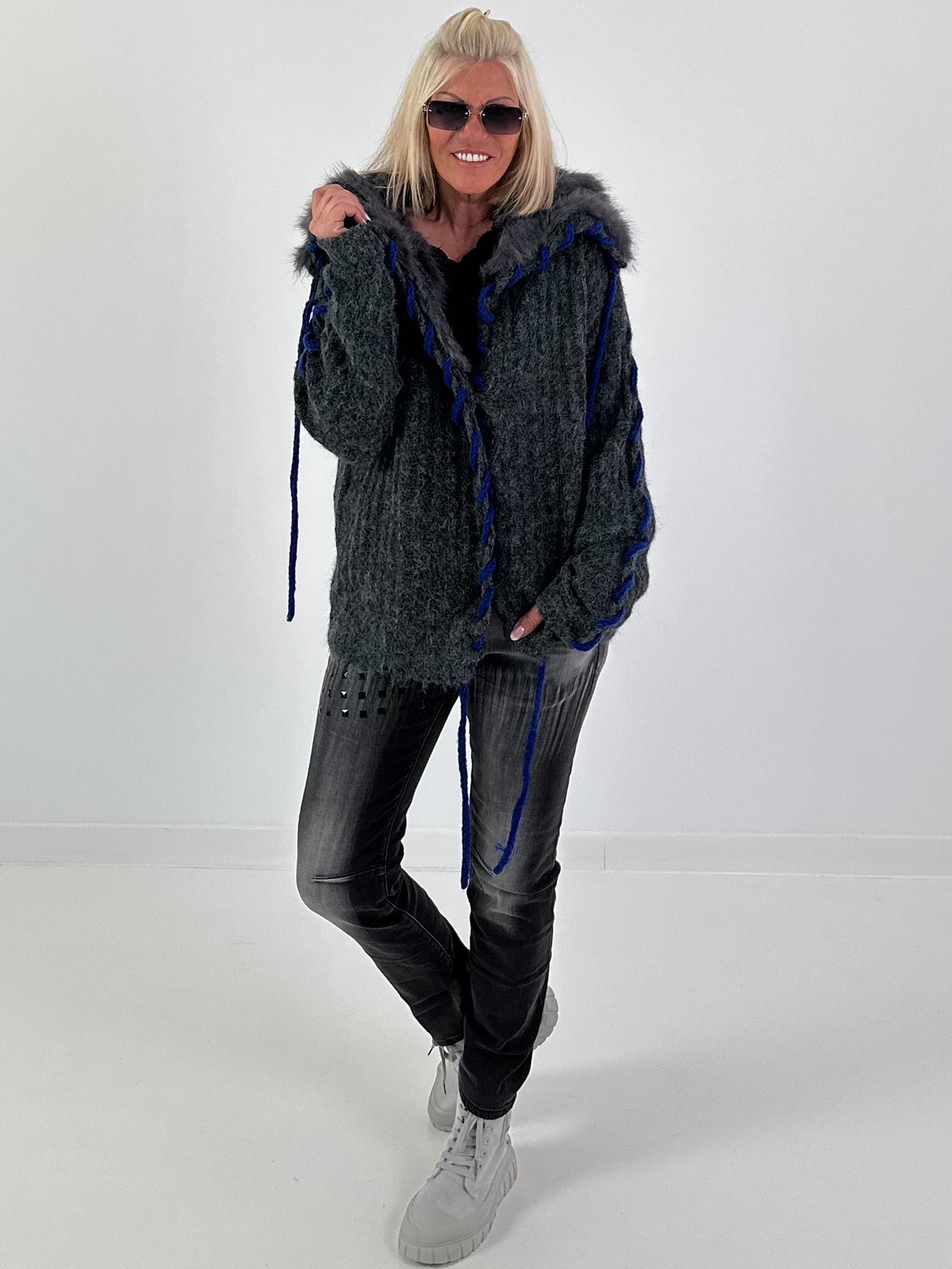 Cuddly Cardigan with Oversized Fur Collar - Anthracite