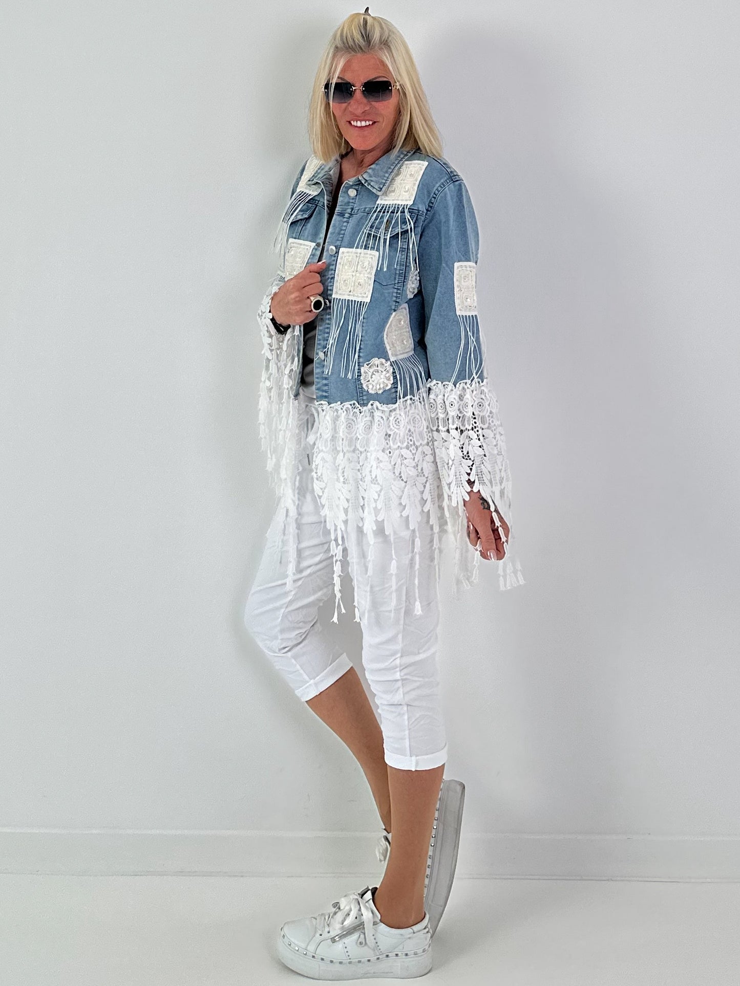 Boho Jeansjacke mit aufwendigen  Details - hellblau-weiss